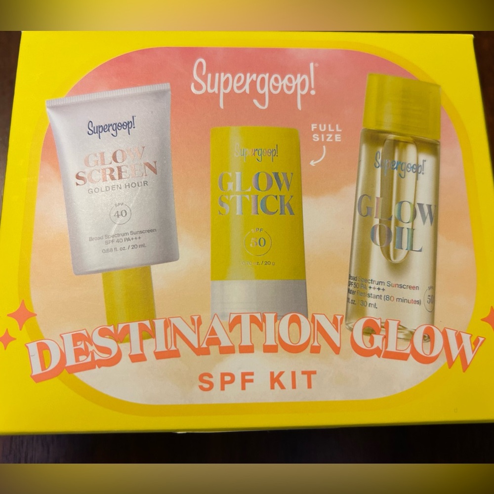 NWT🌷Supergoop! Destination Glow SPF Kit